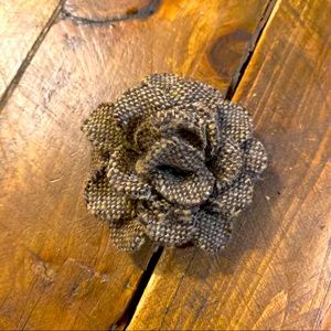 Tweed flower pin / clip 🌺🤎